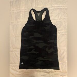 Athleta Black Camo Momentum Seamless Tank